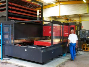 machine découpe laser acier